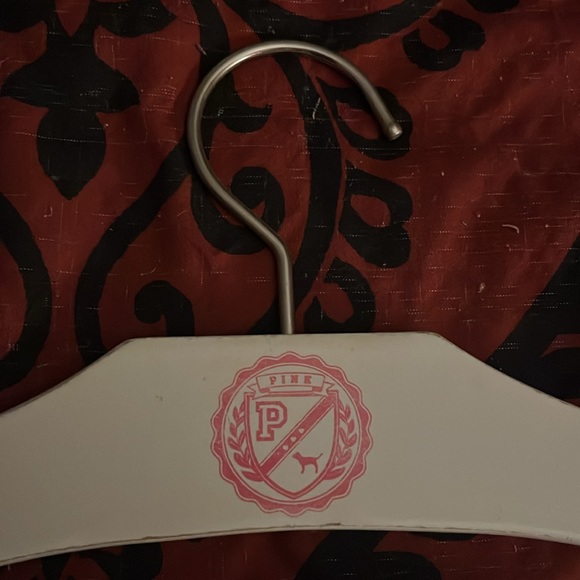 PINK VS clothes hangers - Picture 2 of 2